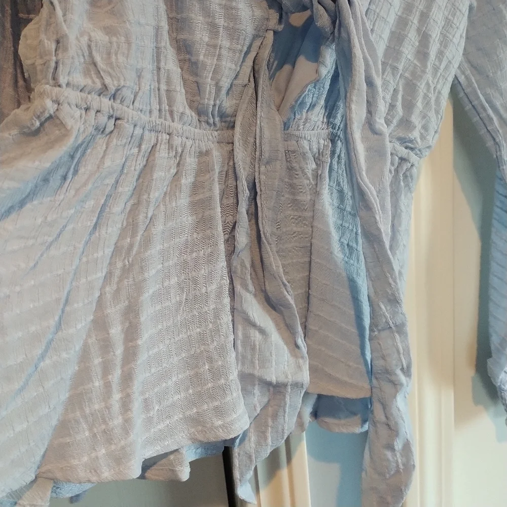 Francesca's Trixxi Light Blue Tie Front Blouse S - Picture 5 of 14